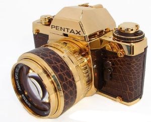 Pentax LX berlapis emas 18 Karat keluaran 1981 - Akankah Pentax jadi kenangan?