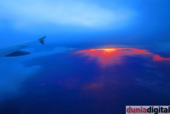 Sunset dari pesawat